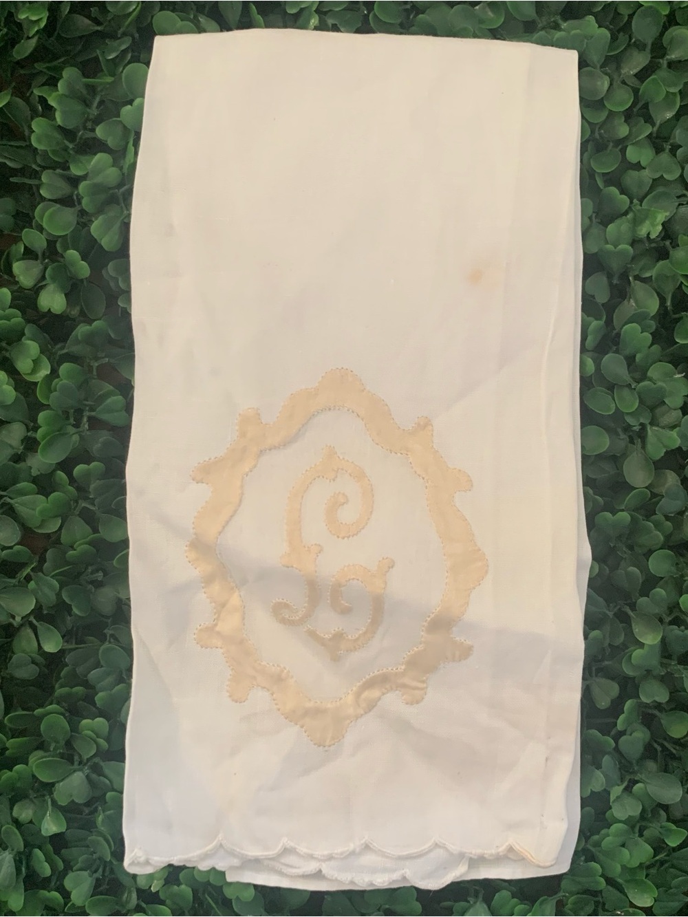 Antique 1920s high quality white cotton w/ cream silk L monogram hand tea towel